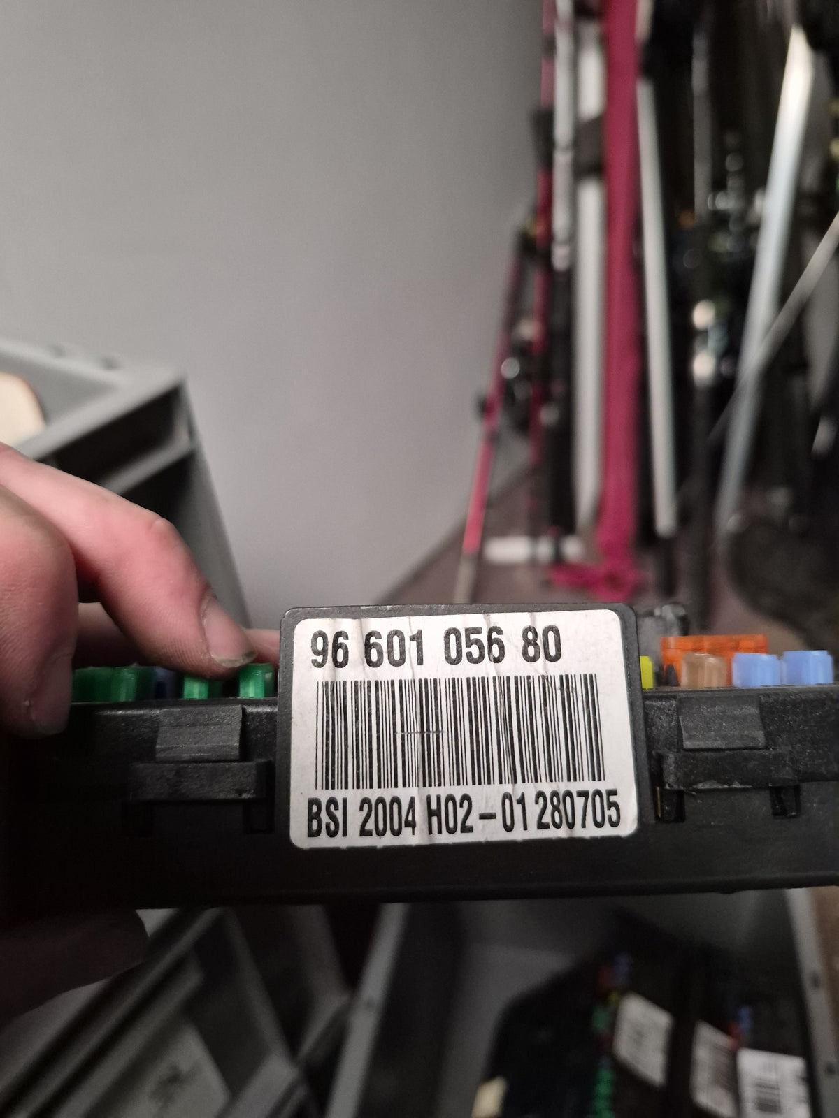 Peugeot Citroen BSI Module 96 601 056 80 BSI 2004 H02 - 01280705