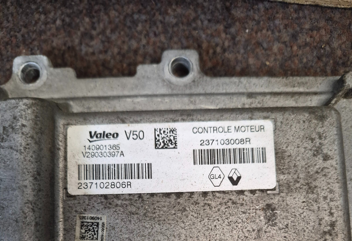 Dacia Sandero Mk2 Engine ECU 23710-3008R / 237103008R / 237102806R